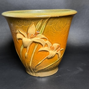 Roseville Pottery Zephyr Lily Planter