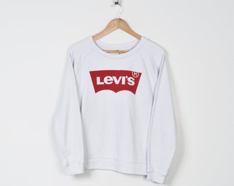 white levis sweater