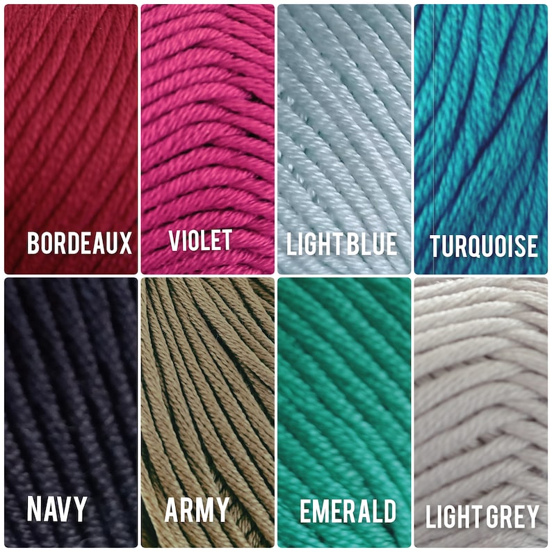 Op de afbeelding: Een verzameling garenklossen in verschillende kleuren, waaronder Bordeaux, Violet, Lichtblauw, Turquoise, Navy, Army, Emerald en Lichtgrijs.