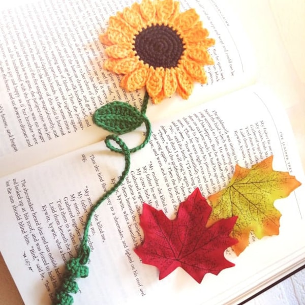 Crochet Sunflower bookmark, Sunflower bookmarks, Teacher's gift, Gift for any occasion, Christmas gift, Perfect gift for book lovers