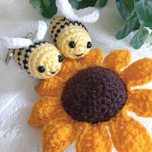 Bumble bee crochet keychain/keyring