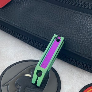 MIRCO-PRY • Limited Run • Beautiful Titanium Mini Tool • Green
