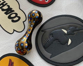 KNUCKLEBONE • El Fidget de Dedo OG • Titanio Sólido Gr5 • Leopard ANO