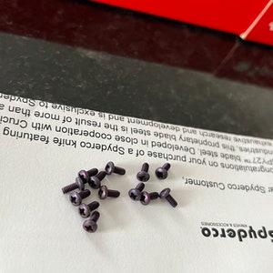 Spyderco PURPLE Titanium Phillips Pocket Clip Screws (M) Spyderco Models Listed / 3x Screws Per Order