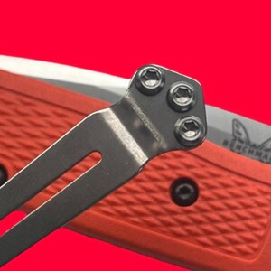 Vis à clip de poche Benchmade • Top TORX 8 EN TITANE DE qualité 5 • Modèles Benchmade répertoriés dans la description • Longueur moyenne • 3x vis par commande