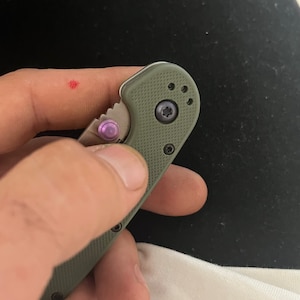 Ontario Rat 1 + Rat 2 Replacement Titanium Pivot Screw    Anodized PURPLE   Ontario Rat 2 Only  1x Pivot Screw Fits Chris Reeves Also