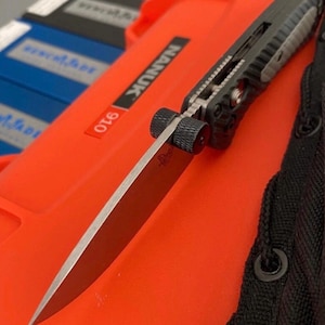 Fits Benchmade Models JUMBO -GRIP XL Thumb Stud / Benchmade Models Listed In Description / 1x Thumb Stud - Black