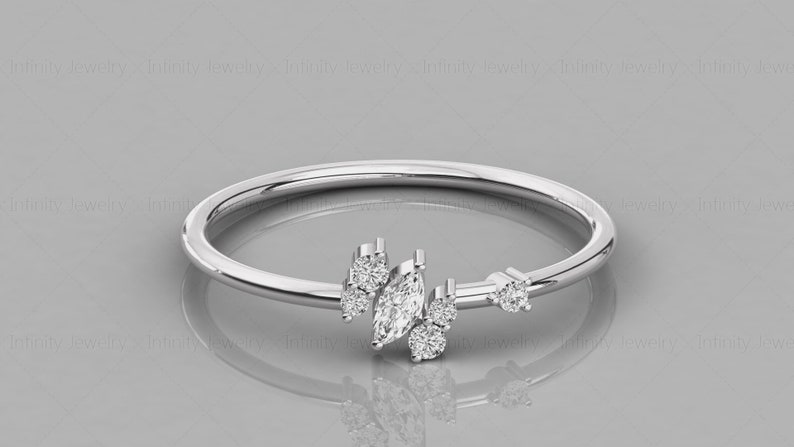 14k Gold Marquise And Round Diamond Cluster Ring