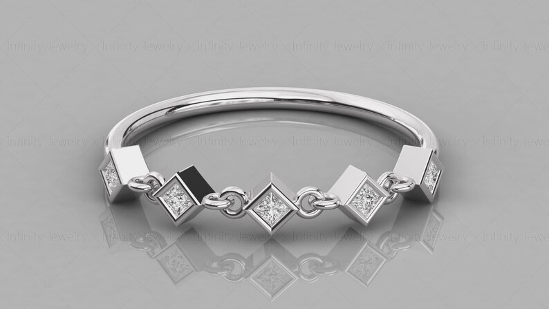 14k Gold Princess Cut Five Stone Diamond Ring Minimalist Diamond ring chain link style ring
