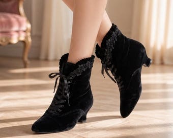 Vintage Natori Black Velvet Victorian-Style Lace-Up Booties with Italian Vero Cuoio Leather Soles - Size 10B (Made in China)