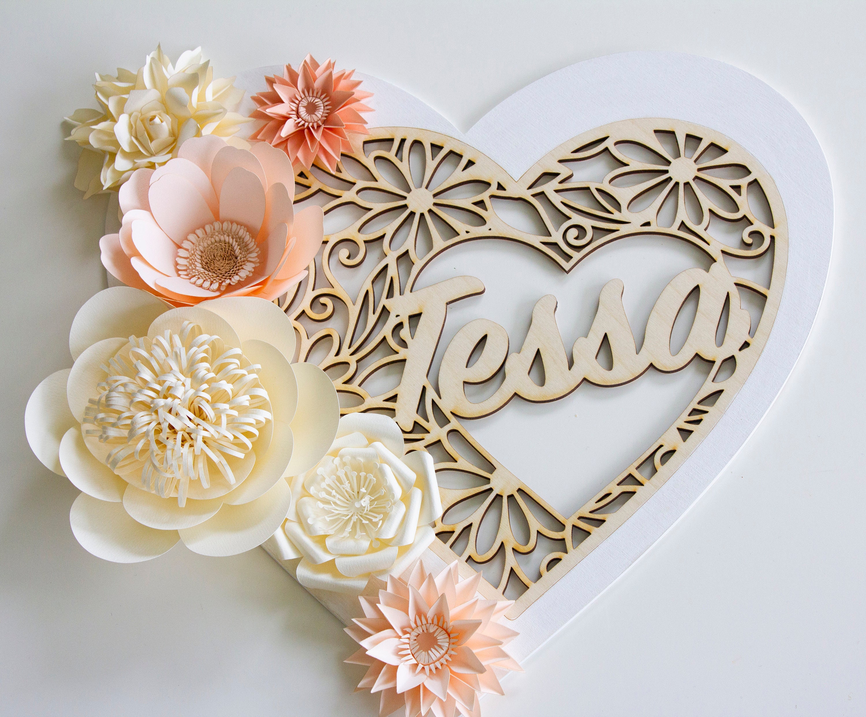 Coeur Bois Prénom et Ses Fleurs en Papier Aimantées