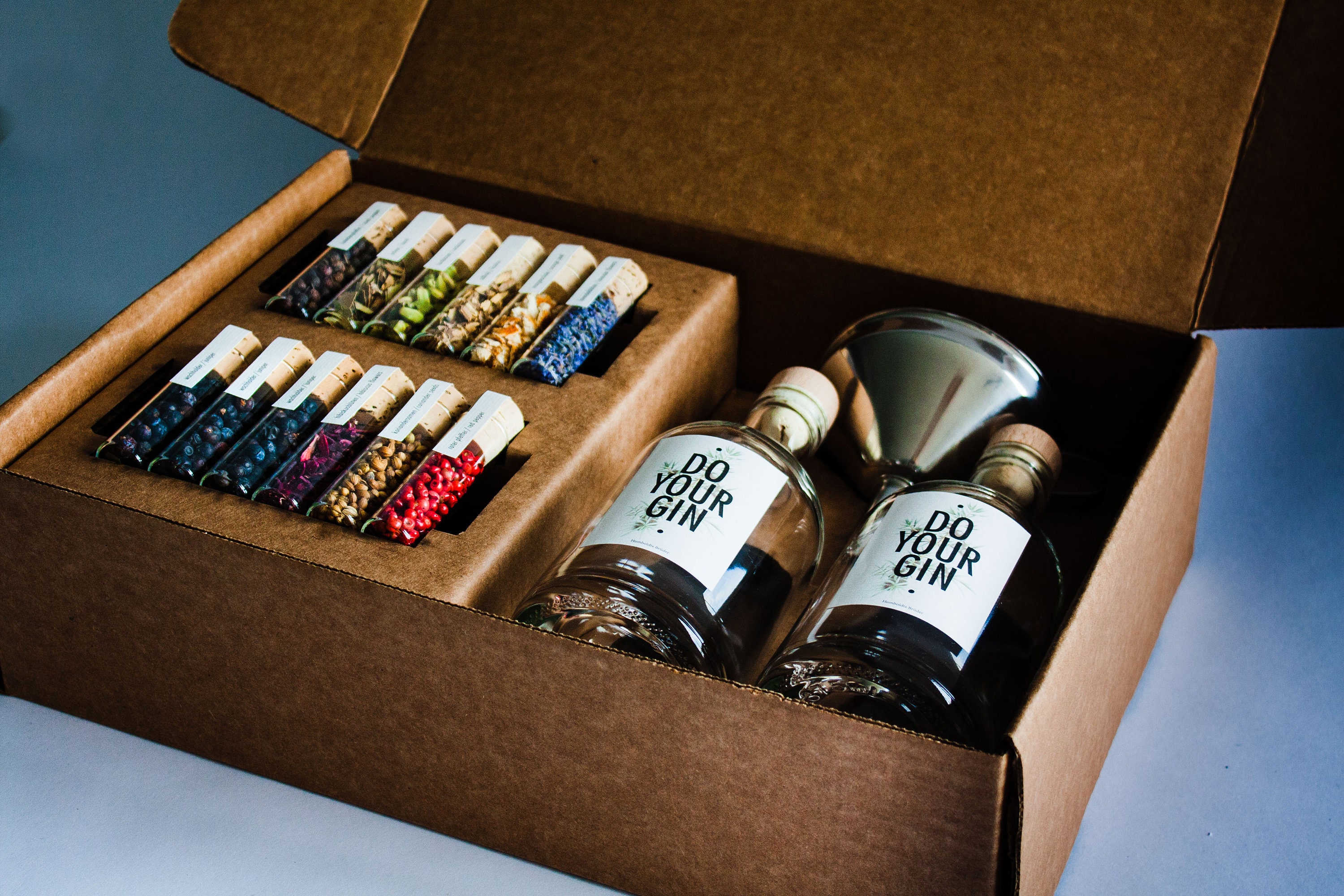DO YOUR GIN L Diy Gin Making Kit L Father's Day Gift for Him, Boyfriend,  Husband L Birthday Gift for Men & Women L Homemade Cocktails Kit 