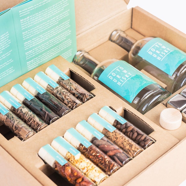 DIY Whiskey Infusion Kit: Craft Cocktail Gift Set for Whiskey Lovers with Natural Botanicals
