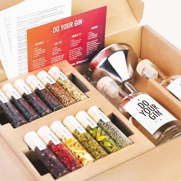 DO YOUR GIN | Diy Gin Making Kit | Anniversary Birthday Gift for Him, Her, Partner | Coworker Father's Day Gift | Cocktail Kit | 12 Spices