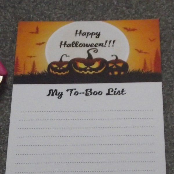 Happy Halloween Note Pad / Lined Notepad / To Do List / Bats / Pumpkins / Scary / Spooky / Trick Or Treat / Desk Accessory / Gift / Cute!!!