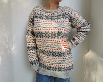 Vintage 80's Fair Isle Wool Sweater, Gray White Red Pattern Sweater, Winter Jumper, Unisex Oversized Pullover, Vintage Hand-Knit Sweater