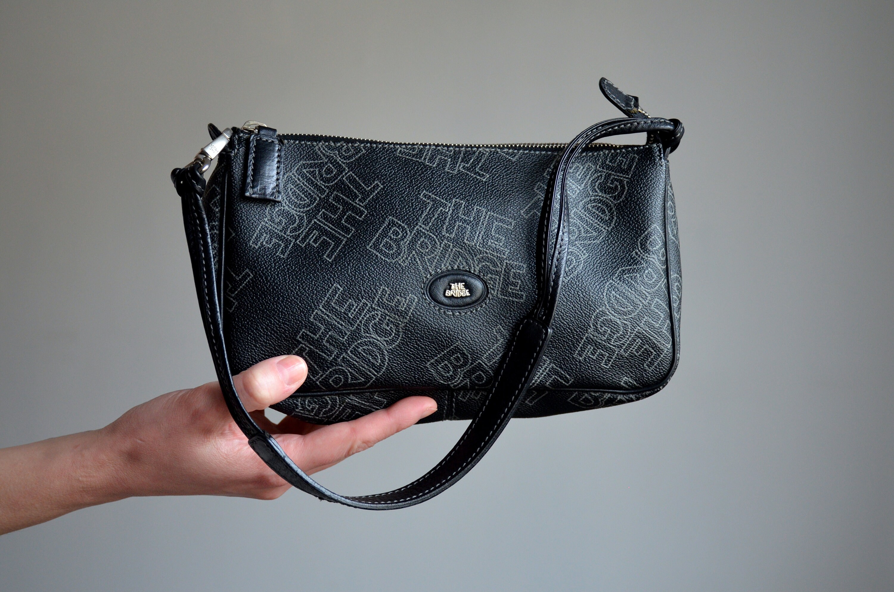 Vintage the Bridge Leather Bag, Logo Print Genuine Leather, Women's Shoulder/wrist Bag, Designer Bag, Vintage Top Handle Bag, Zipped Top Bag - Etsy Vintage the Bridge Leather Bag, Logo Print Genuine Leather, Women's Shoulder/wrist Bag, Designer Bag, Vintage Top Handle Bag, Zipped Top Bag - Etsy