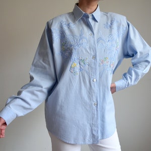 Vintage 90s Embroidered Folk Blouse, Floral Embroidery & Applique Peasant Blouse, Women's Oversized Collar Shirt, Soft Blue Button Up Blouse image 3