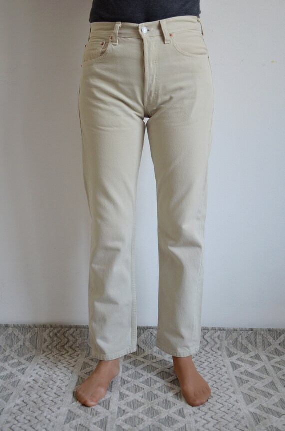 Jean Droit Vintage Levi's 501 Femme - Taille W27 L34 - Beige - Made In France Années 90