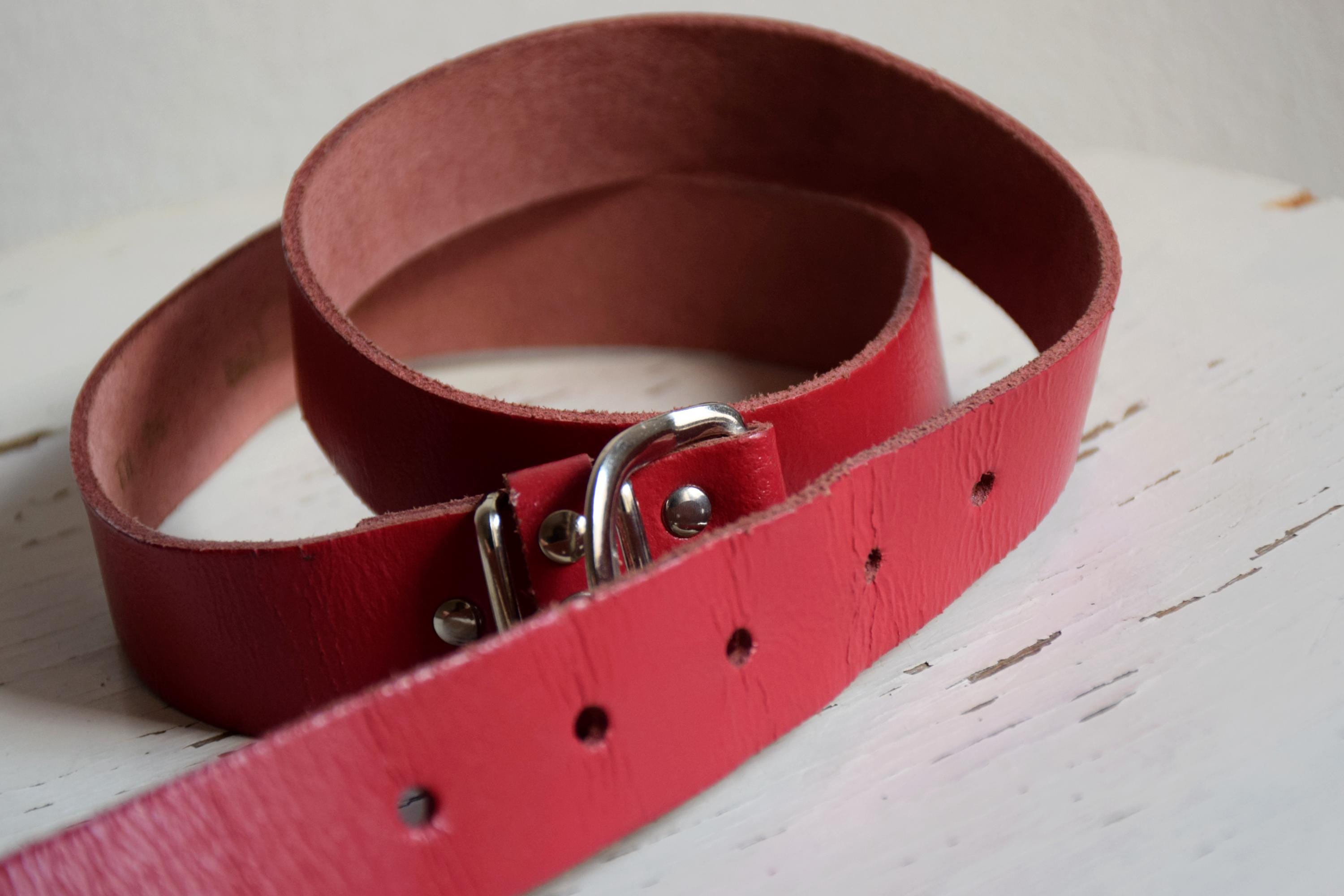 Vintage El Corte Inglés Red  Leather Belt Size 150 75/30 Silver Buckle Wide Women Red Faux Leather Skinny Simple Look Belt Silver Square  main image 2