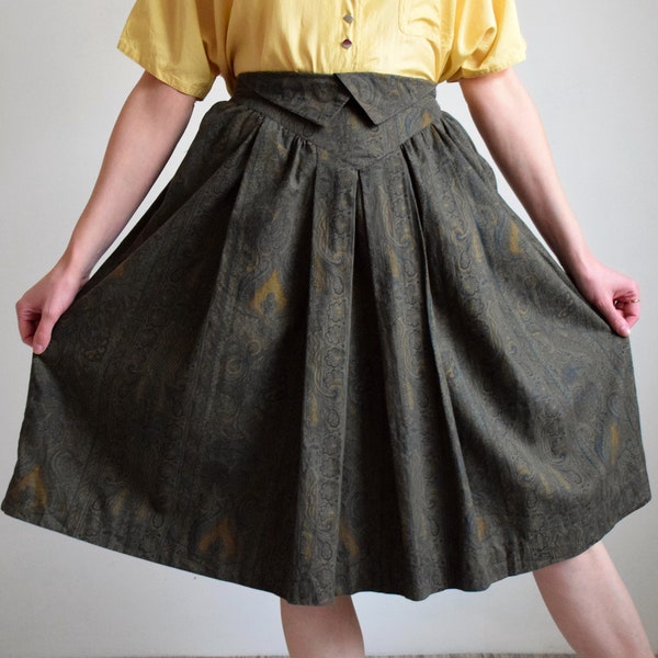 Vintage 80s Green Paisley Skirt, Folk/Ethnic/Boho Print Skirt, Below The Knee Skirt, Alpen Trachten Skirt, Basque Waist Skirt, Made in Italy