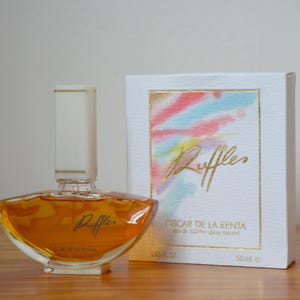 Vintage Oscar de la Renta Ruffles Eau de Toilette para mujer, 1.65 FL OZ / 50ml, fragancia coleccionable rara de los años 80