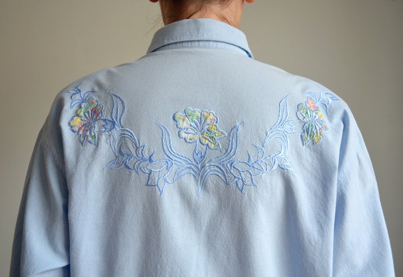 Vintage 90s Embroidered Folk Blouse, Floral Embroidery & Applique Peasant Blouse, Women's Oversized Collar Shirt, Soft Blue Button Up Blouse image 5