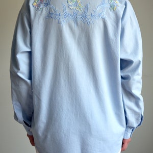 Vintage 90s Embroidered Folk Blouse, Floral Embroidery & Applique Peasant Blouse, Women's Oversized Collar Shirt, Soft Blue Button Up Blouse image 6