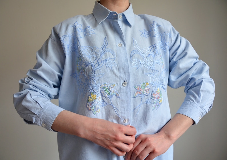 Vintage 90s Embroidered Folk Blouse, Floral Embroidery & Applique Peasant Blouse, Women's Oversized Collar Shirt, Soft Blue Button Up Blouse image 4