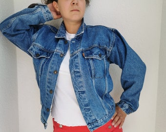 Vintage 90er Jahre Levi's Trucker Jeansjacke, mittlere Waschung, orangene Lasche
