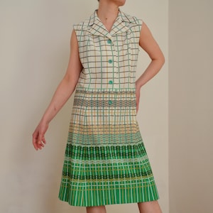 Vintage 60s Sleeveless Plaid Dress, White Green Geometric Print Shift Dress, Wide Collar Summer Dress, size XL
