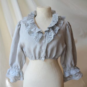 Vintage 90s Linen Dirndl Crop Top, Puffy Sleeve Folk Blouse, Crochet Lace Beige Ruffled Blouse, Cottage core style, size M