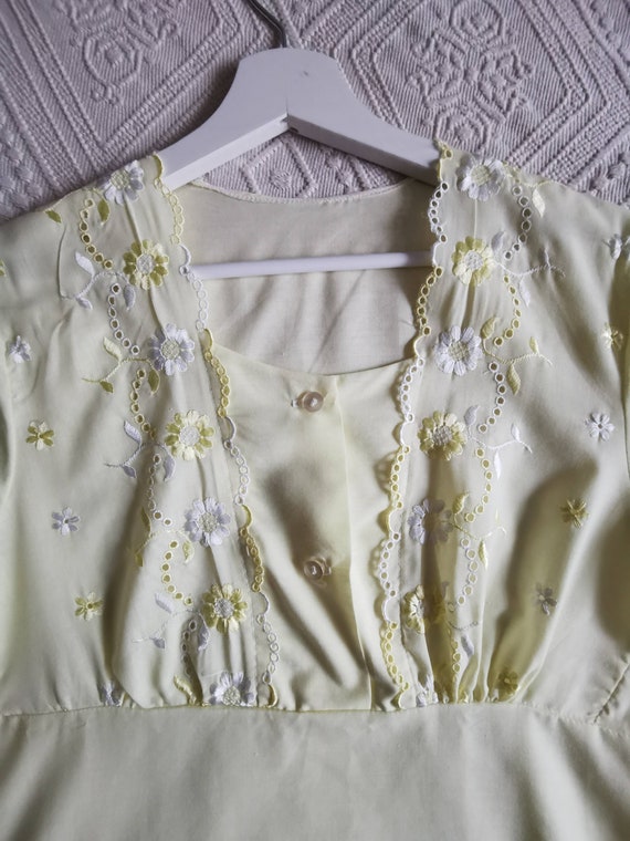 Vintage 70s Long Nightgown, Floral Embroidery Nig… - image 9