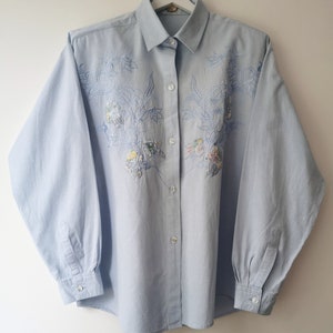 Vintage 90s Embroidered Folk Blouse, Floral Embroidery & Applique Peasant Blouse, Women's Oversized Collar Shirt, Soft Blue Button Up Blouse image 7