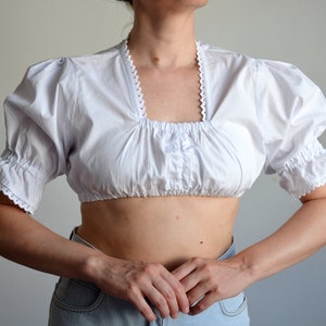 Vintage 90s White Dirndl Blouse with Puffy Sleeves, White Folk Crop Blouse with Crochet Lace, Boho/Hippie crop Top, Oktoberfest/Cottage core