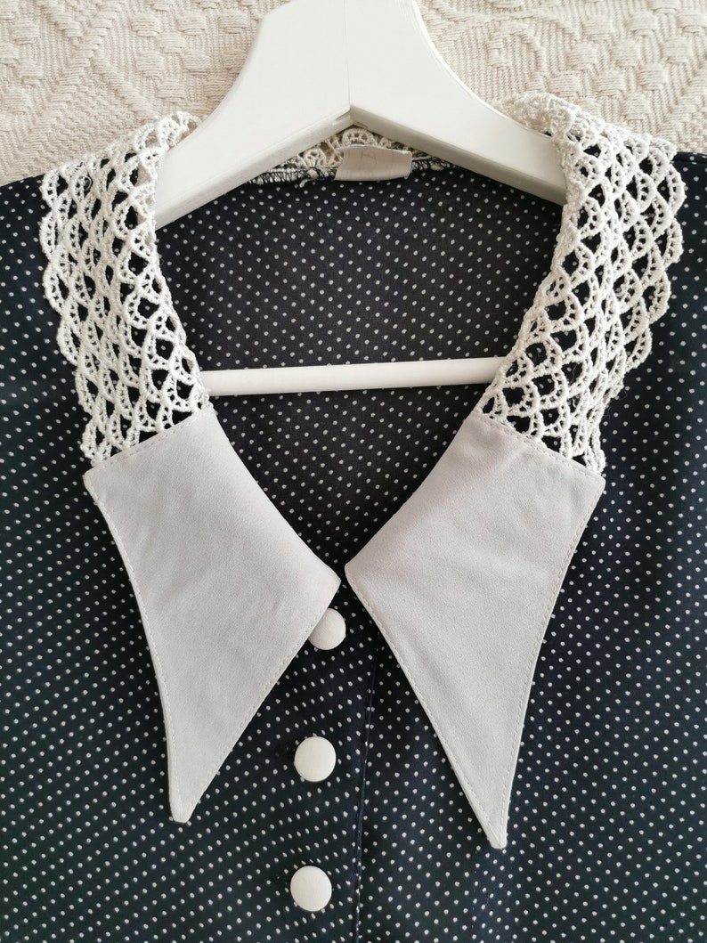 Vintage 80/'s Polka Dot Pattern Blouse Pin Up Blouse Women/'s Short Sleeve Top Navy Blue /& White Top Lace Collar Polyester Blouse size L