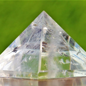 A Hermosa piedra grande de cuarzo de cristal transparente de 40 mm, energía cargada curativa, piedra de aura de Reiki, pirámide egipcia imagen 8