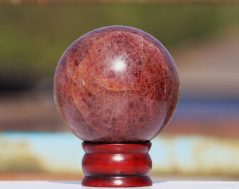 Esfera de piedra fresa roja de 95 mm: cristal curativo para el hogar