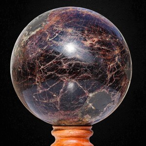 Esfera de cristal de granate rojo de 185 mm, piedra metafísica para el chakra del aura imagen 8