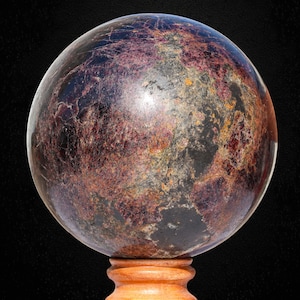 Esfera de cristal de granate rojo de 185 mm, piedra metafísica para el chakra del aura imagen 1