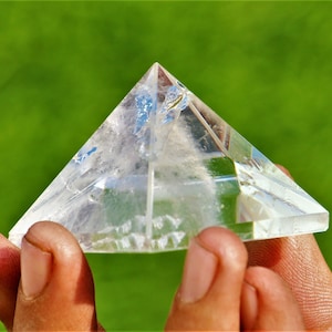 A Hermosa piedra grande de cuarzo de cristal transparente de 40 mm, energía cargada curativa, piedra de aura de Reiki, pirámide egipcia imagen 1