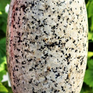 Piedra de diorita de 290 mm, lingam, cristal curativo con carga de energía Reiki, equilibrio de chakras, aura, espiritual, bohemio, decoración del hogar, regalo, artículo de piedra, lingam