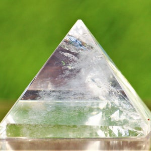 A Hermosa piedra grande de cuarzo de cristal transparente de 40 mm, energía cargada curativa, piedra de aura de Reiki, pirámide egipcia imagen 9
