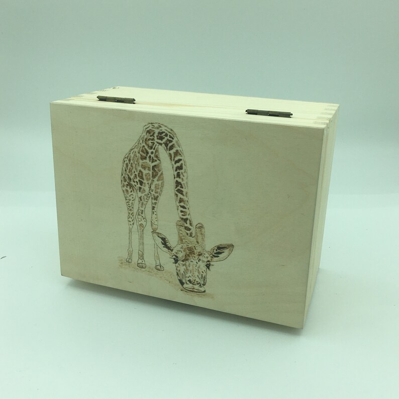 Giraffe Wooden Box with hand burned design giraffe keepsake Etsy.de