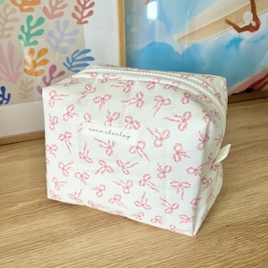 The Mini Pink Bows Quilted Makeup Bag / cute trendy aesthetic quilted cosmetic bag