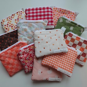 Mini bolso de mano con llavero, cartera de mano con diseño inspirado en el otoño, bolsa acolchada con cremallera, tarjetero pequeño, neceser, cartera para lápiz labial y tarjetas.