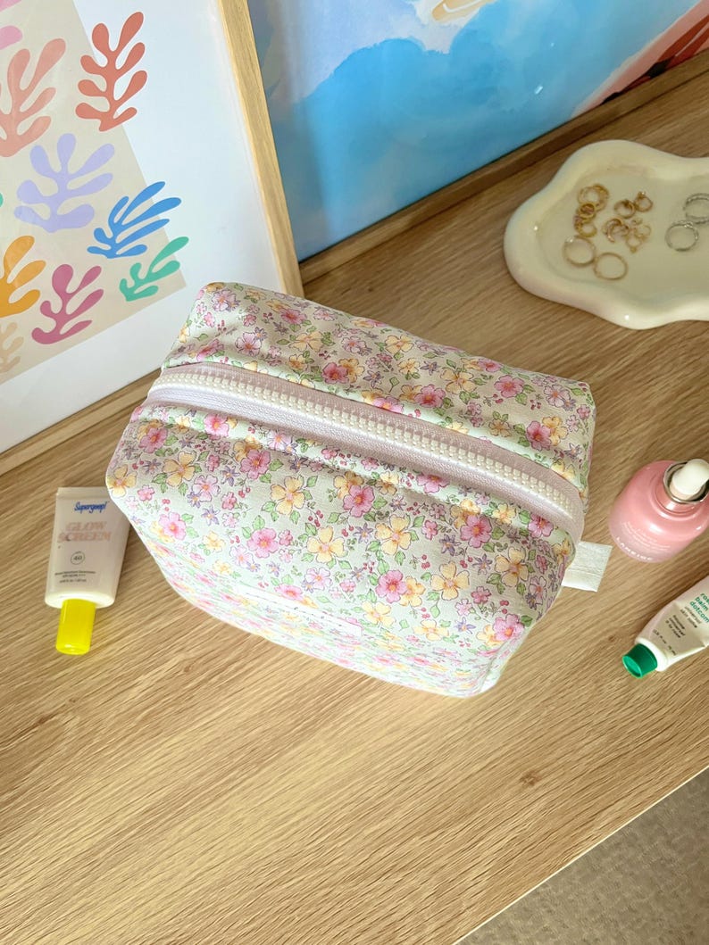 XoxoCharley Primrose Makeup Bag - Thumbnail 3