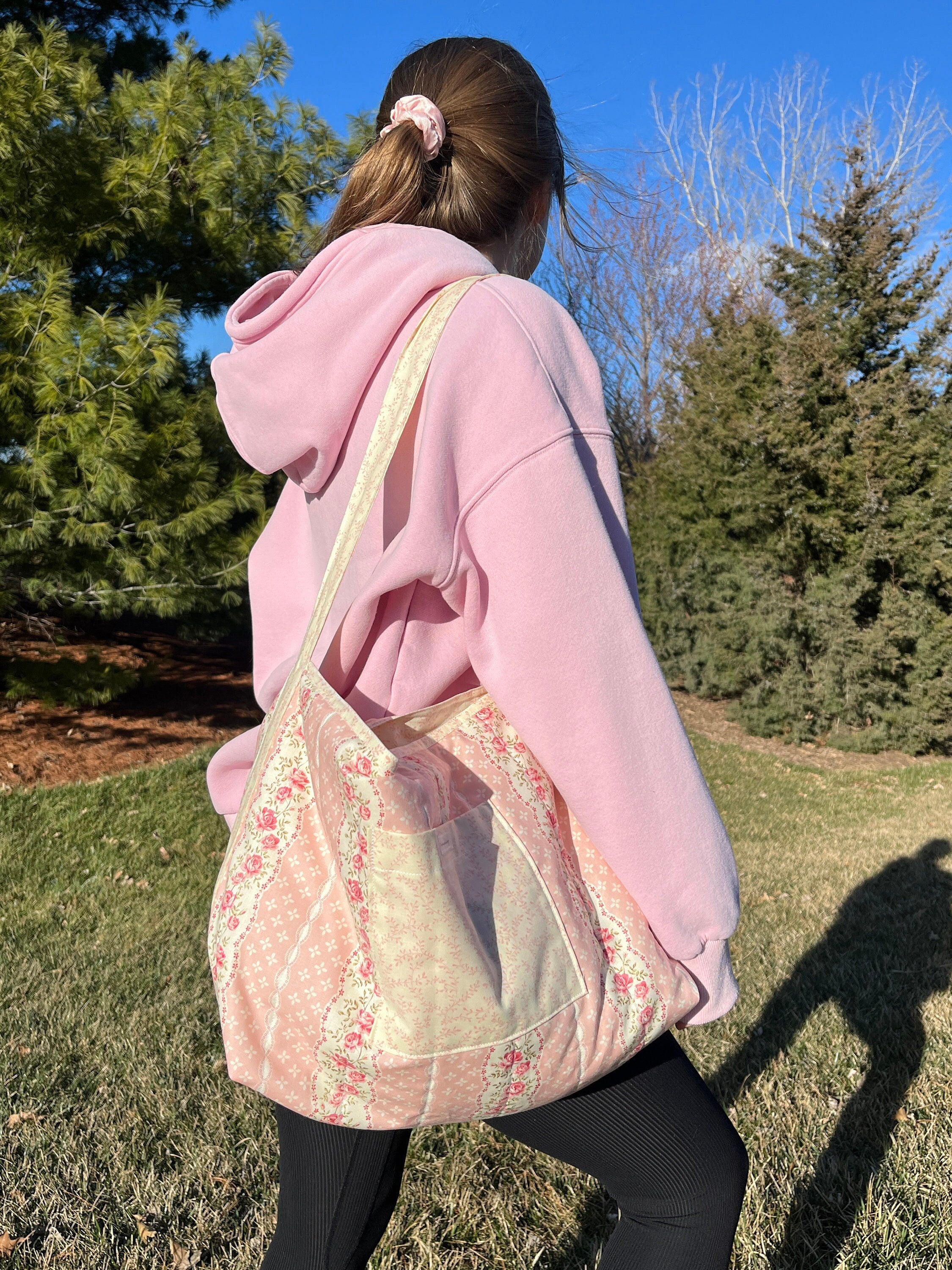 ★TOUT Y EST★ Lettering Quilted Small Flap Tote Bag Pink FA Puffer Tote Bag - Pink – MY MUM MADE IT