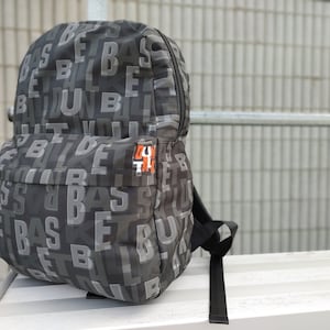 Sac à dos de basket-ball - Cadeaux de basket-ball pour amateurs de sport, enfants, école, sac à dos de sport pour amateur de basket-ball « Court Vision » par Duntalk