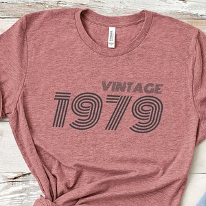 ヴィンテージ 1979 バースデー T シャツ 1979 T シャツ レトロ シャツ 44 バースデー ギフト 1979 彼へのバースデー ギフト 彼女へのギフト ヴィンテージ 1979 シャツ 1979 T シャツ